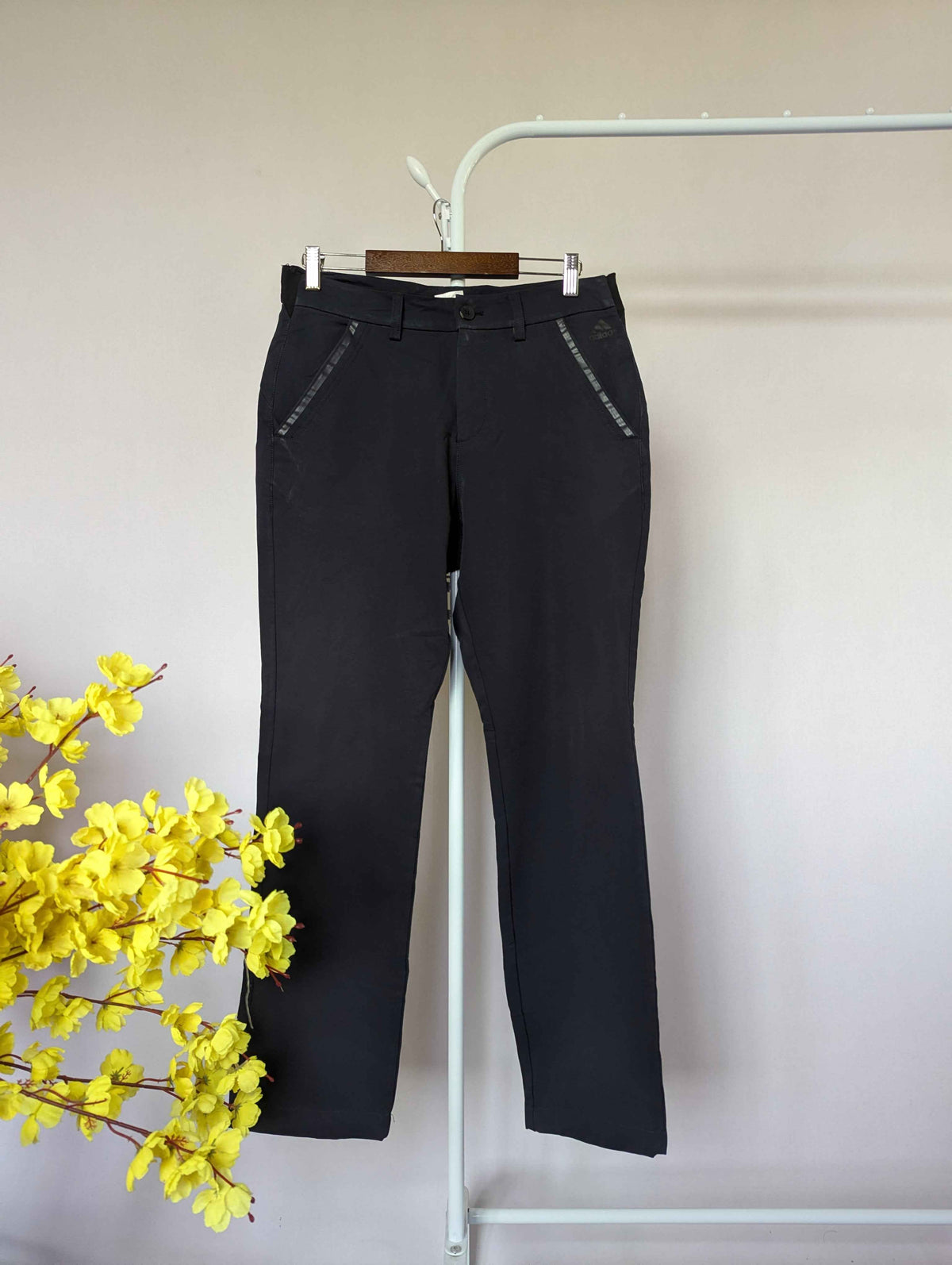 Adidas (30-32)(Stretchable) Thrift Heaven