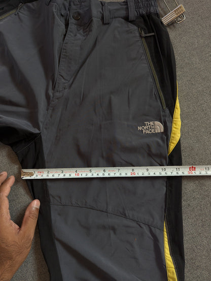 North Face (30-32) Thrift Heaven