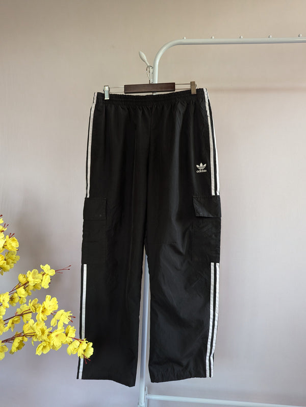 Adidas (32-34) Thrift Heaven