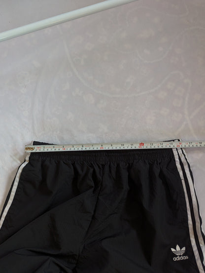 Adidas (32-34) Thrift Heaven